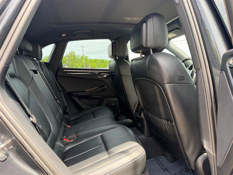 Used 2025 Porsche Macan Turbo AWD/4WD image 26