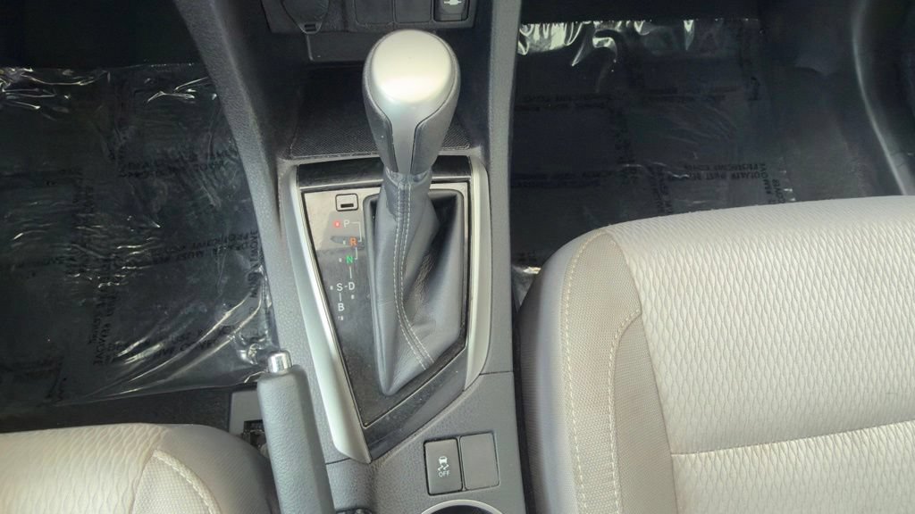 Used 2015 Toyota Corolla LE FWD image 21