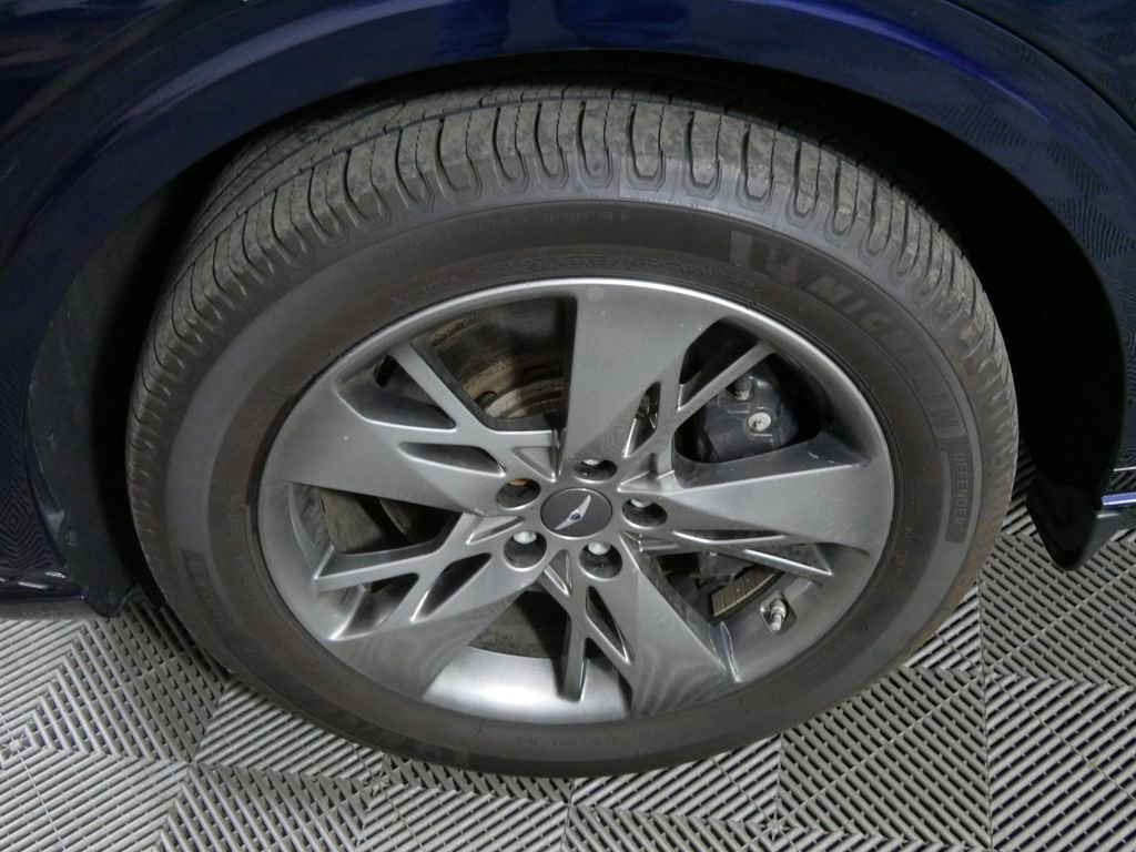 Used 2023 Genesis GV70 3.5T Sport w/ Sport Advanced Package image 9