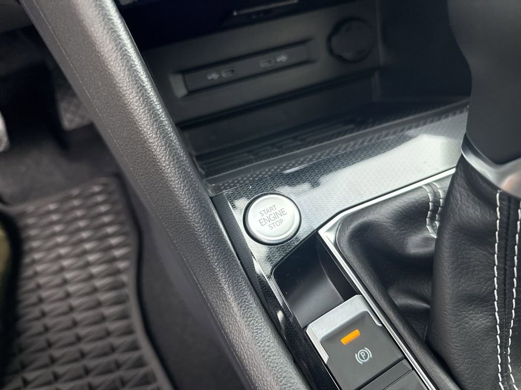 New 2025 Volkswagen Taos SEL AWD/4WD image 31