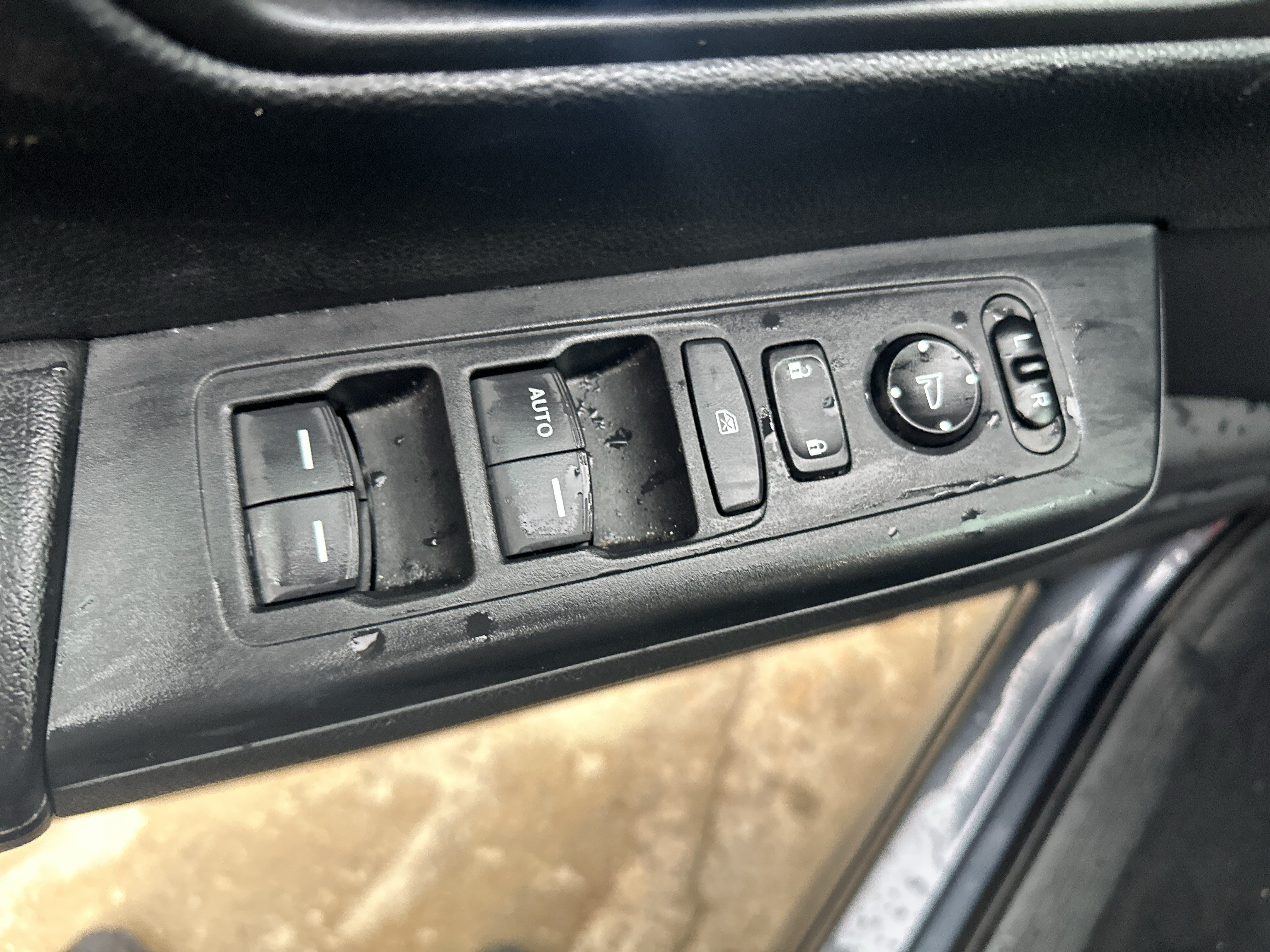 Used 2025 Honda CR-V LX image 10