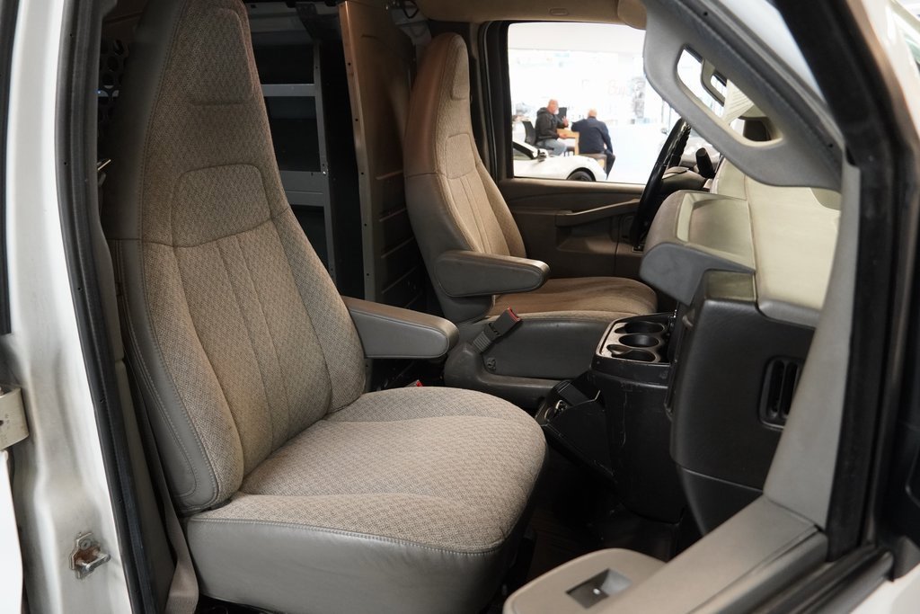 Used 2021 Chevrolet Express 2500 w/ Driver Convenience Package image 27