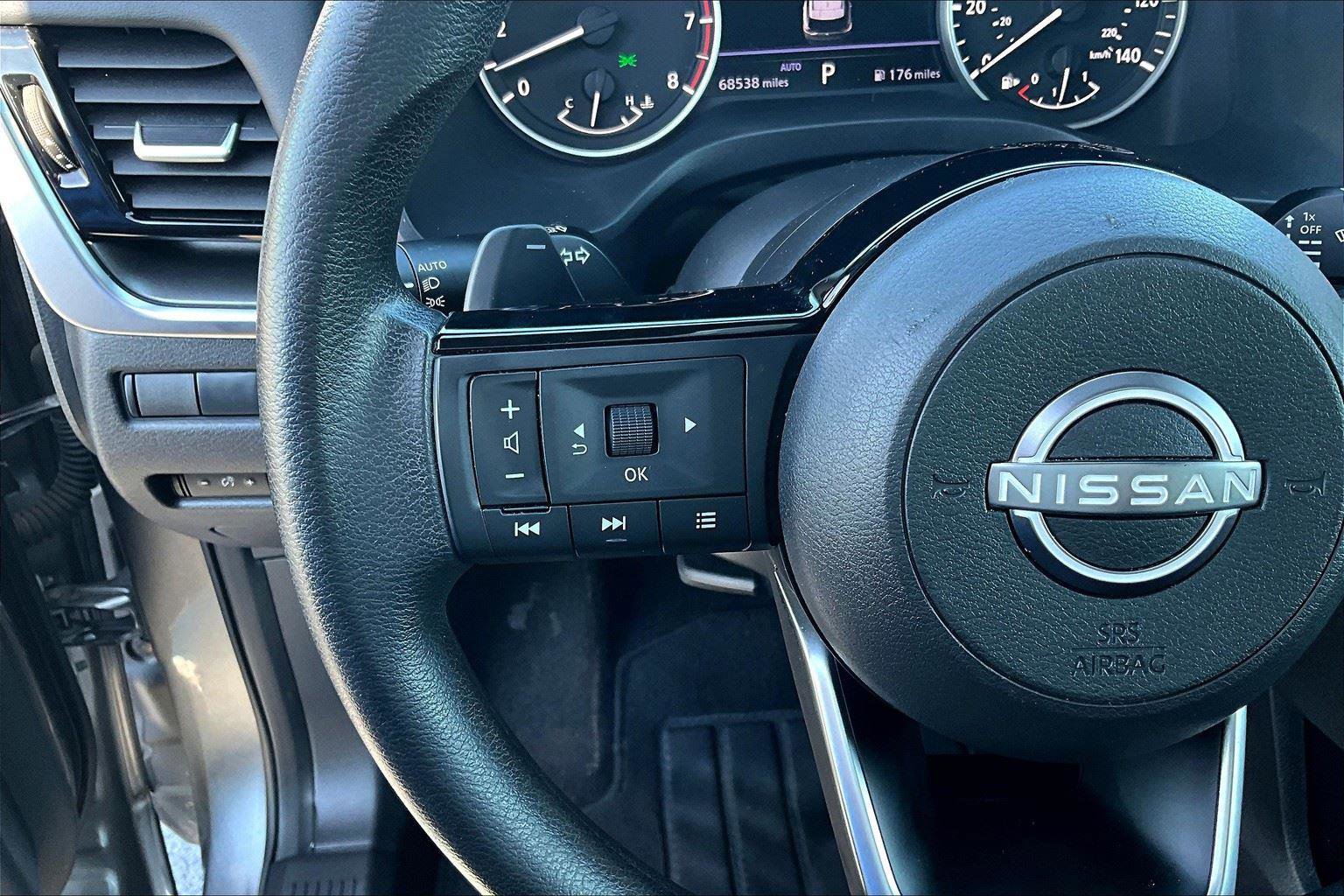 Used 2022 Nissan Rogue SV image 18