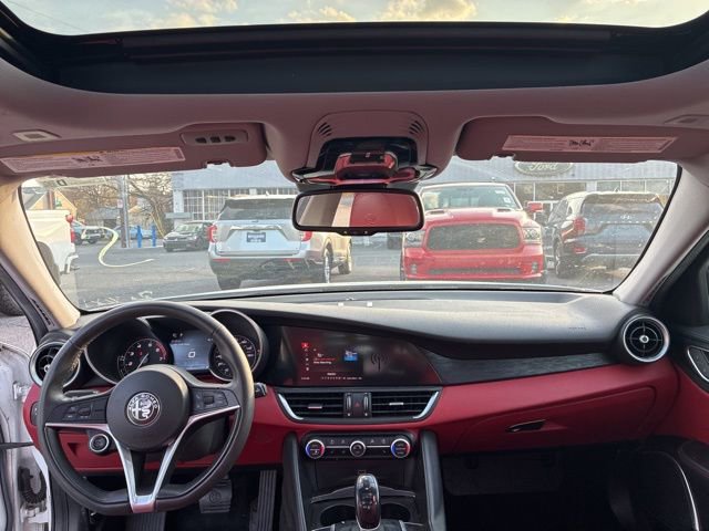 Used 2019 Alfa Romeo Giulia AWD image 44