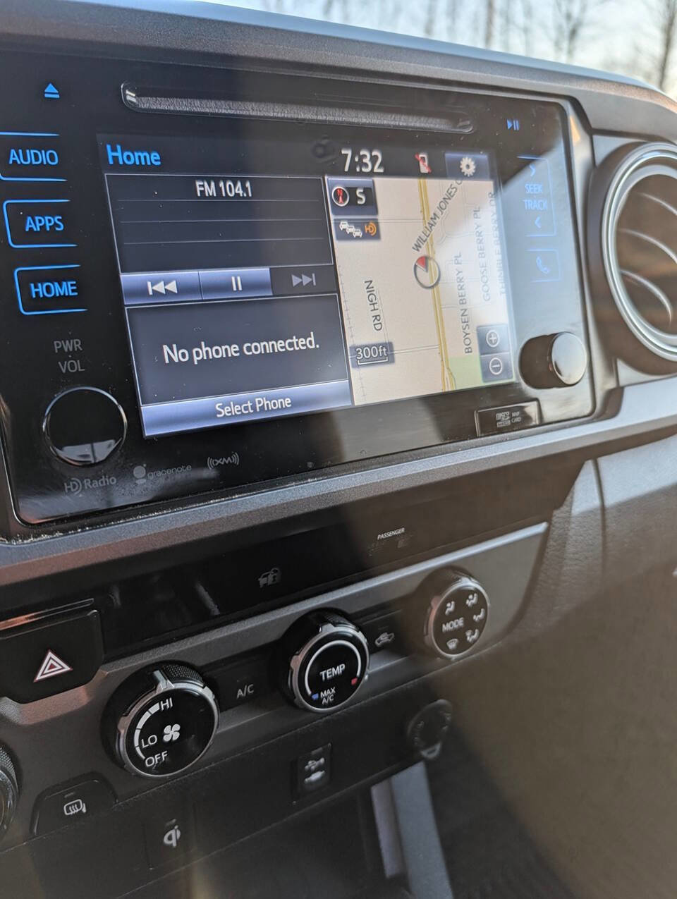 Used 2017 Toyota Tacoma TRD Sport w/ Tow Package image 21