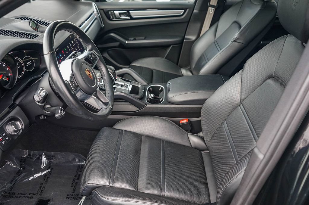 Used 2023 Porsche Cayenne Platinum Edition image 20