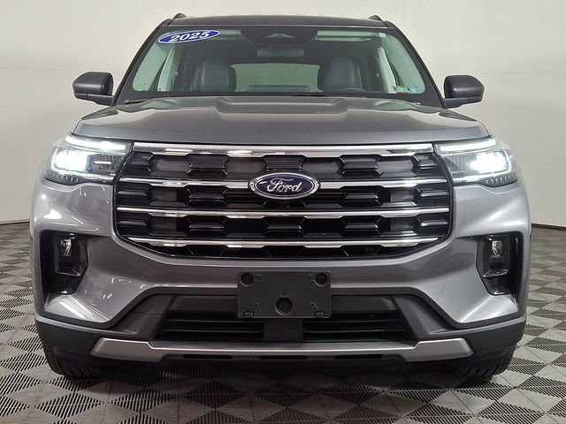 Used 2025 Ford Explorer Active w/ Active Comfort Package AWD/4WD image 5