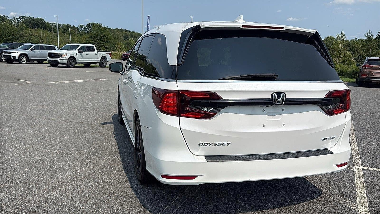 Used 2023 Honda Odyssey Sport image 9