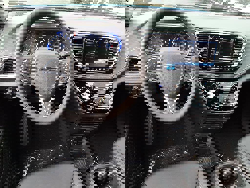 New 2026 Chrysler Pacifica Select image 5