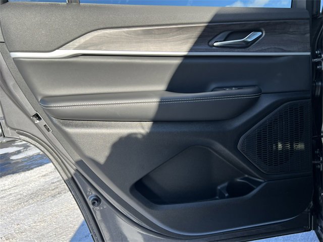 New 2025 Jeep Grand Cherokee L Limited w/ Trailer Tow Package image 32