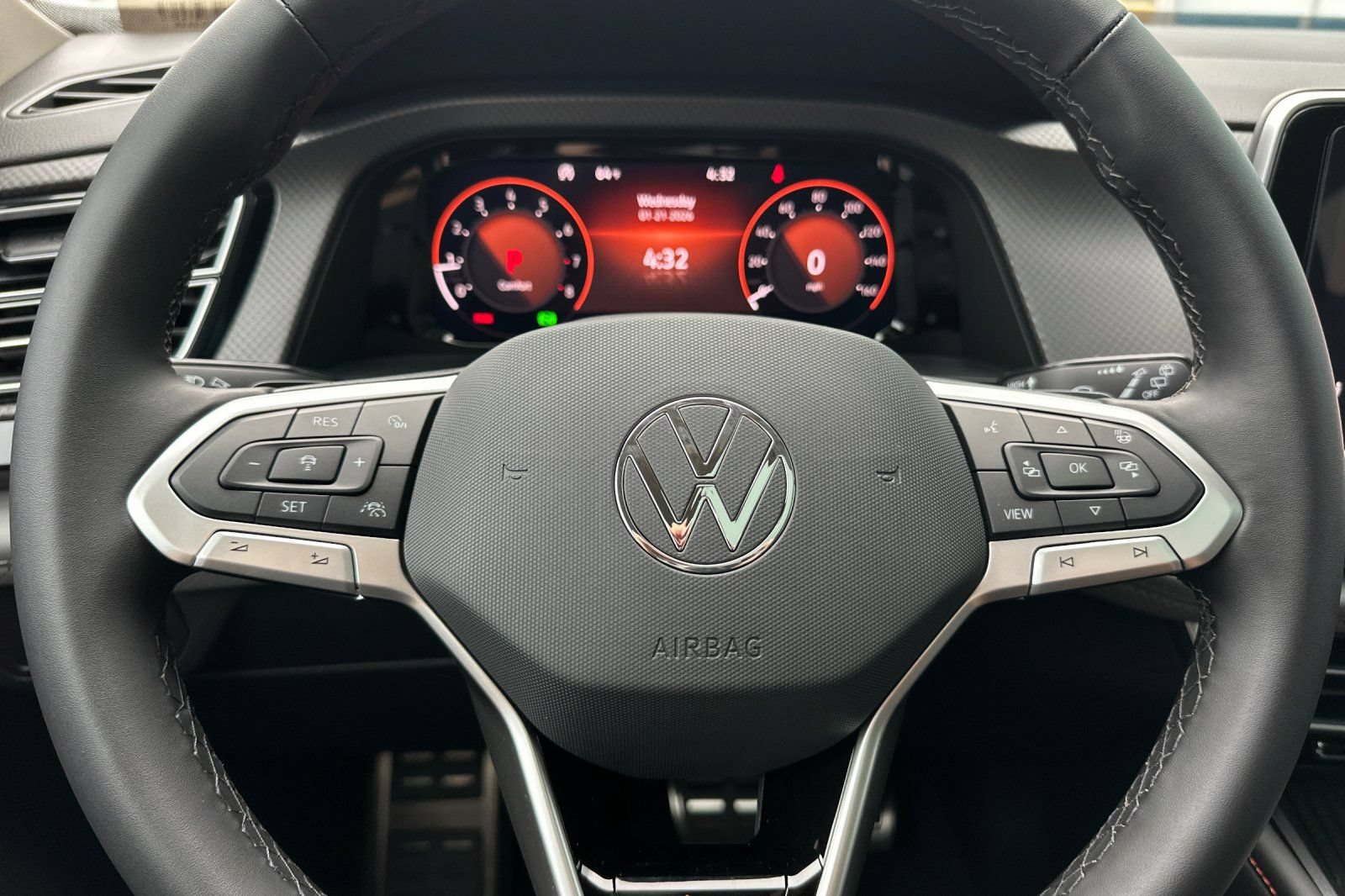 New 2025 Volkswagen Atlas Peak Edition SE AWD/4WD image 24