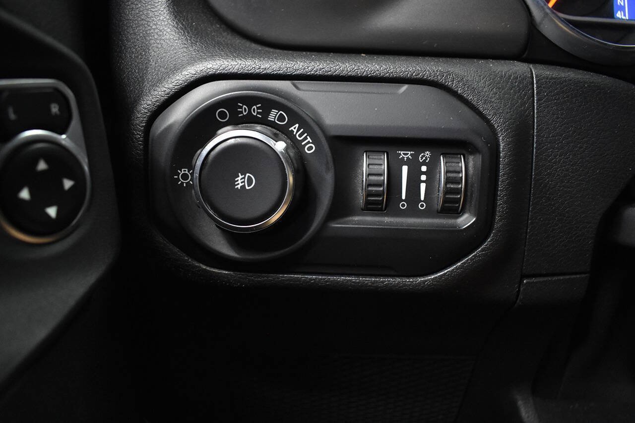 Used 2021 Jeep Wrangler Sport AWD/4WD image 16