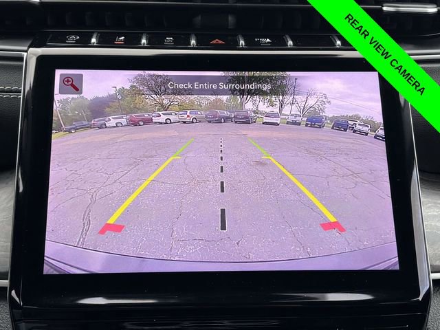 Used 2023 Jeep Grand Cherokee Limited w/ Black Appearance Package AWD/4WD image 17