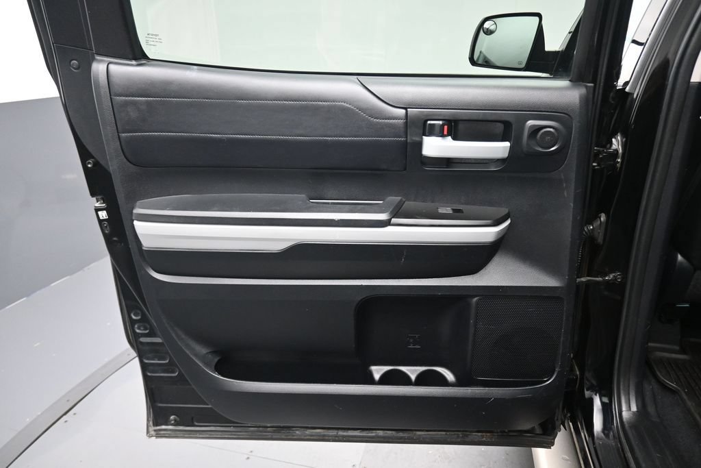Used 2018 Toyota Tundra Limited w/ Limited Premium Package AWD/4WD image 31