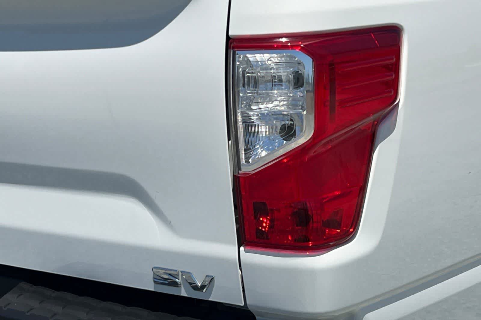 Used 2019 Nissan Titan SV RWD image 16