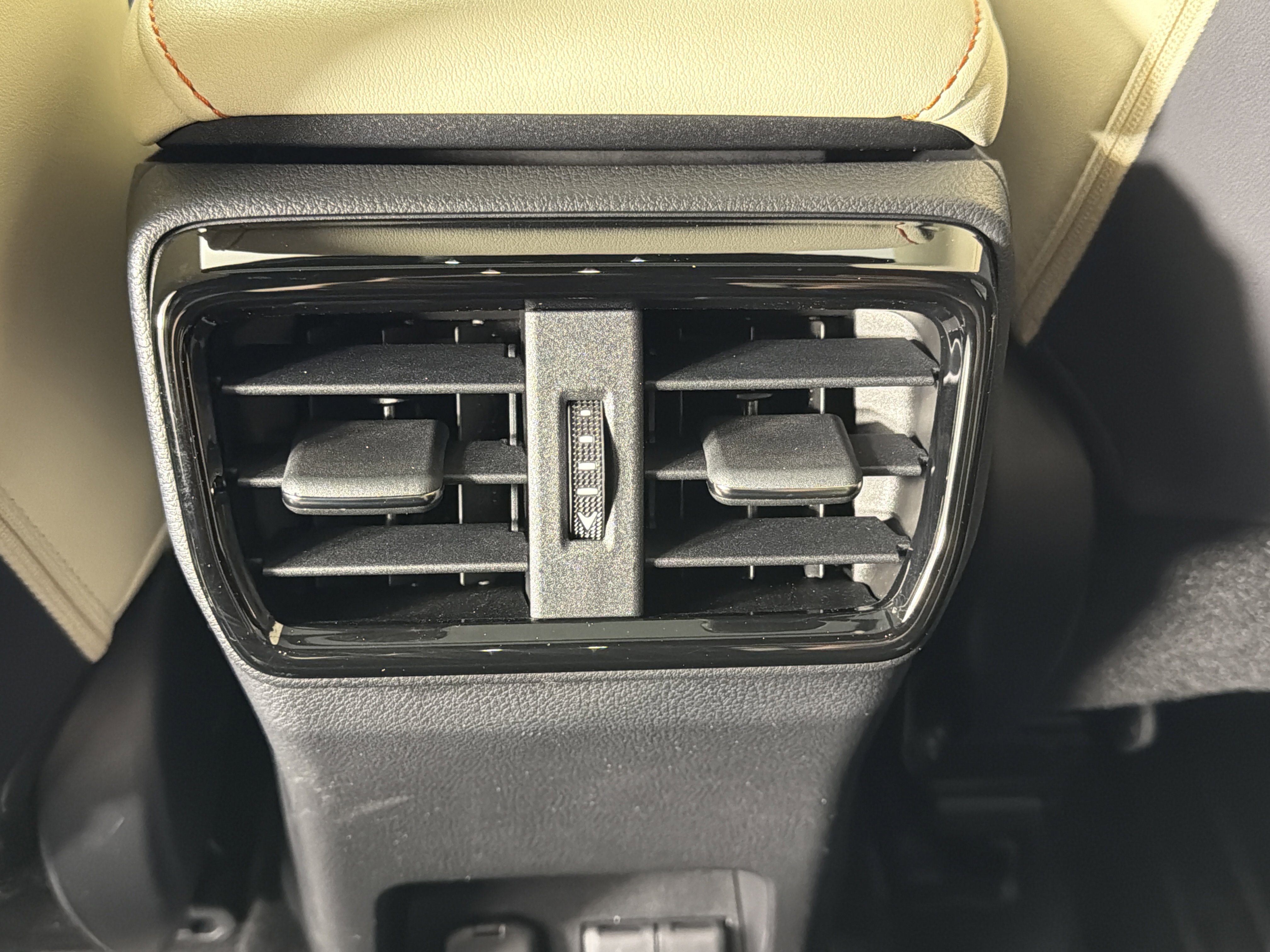 Used 2022 Lexus NX 350h AWD w/ Towing Package (2000 Lbs) image 18