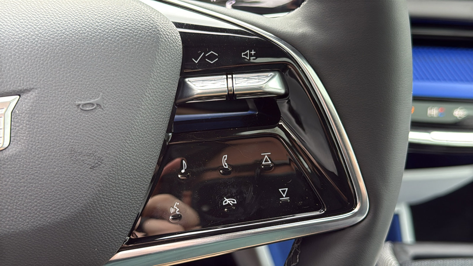 New 2026 Cadillac Optiq Sport 2 image 16