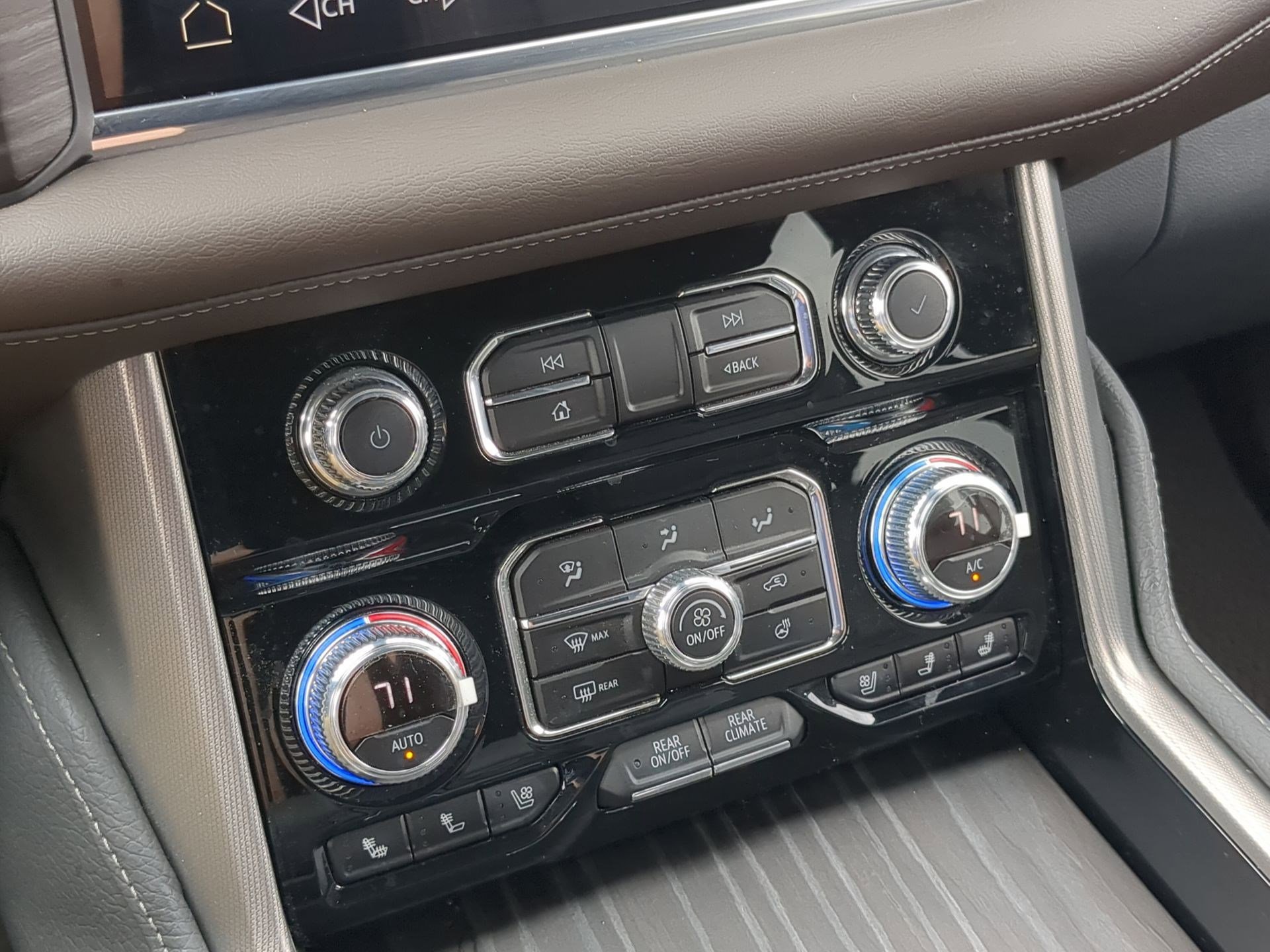 Used 2023 GMC Yukon XL Denali w/ Denali Reserve Package image 20