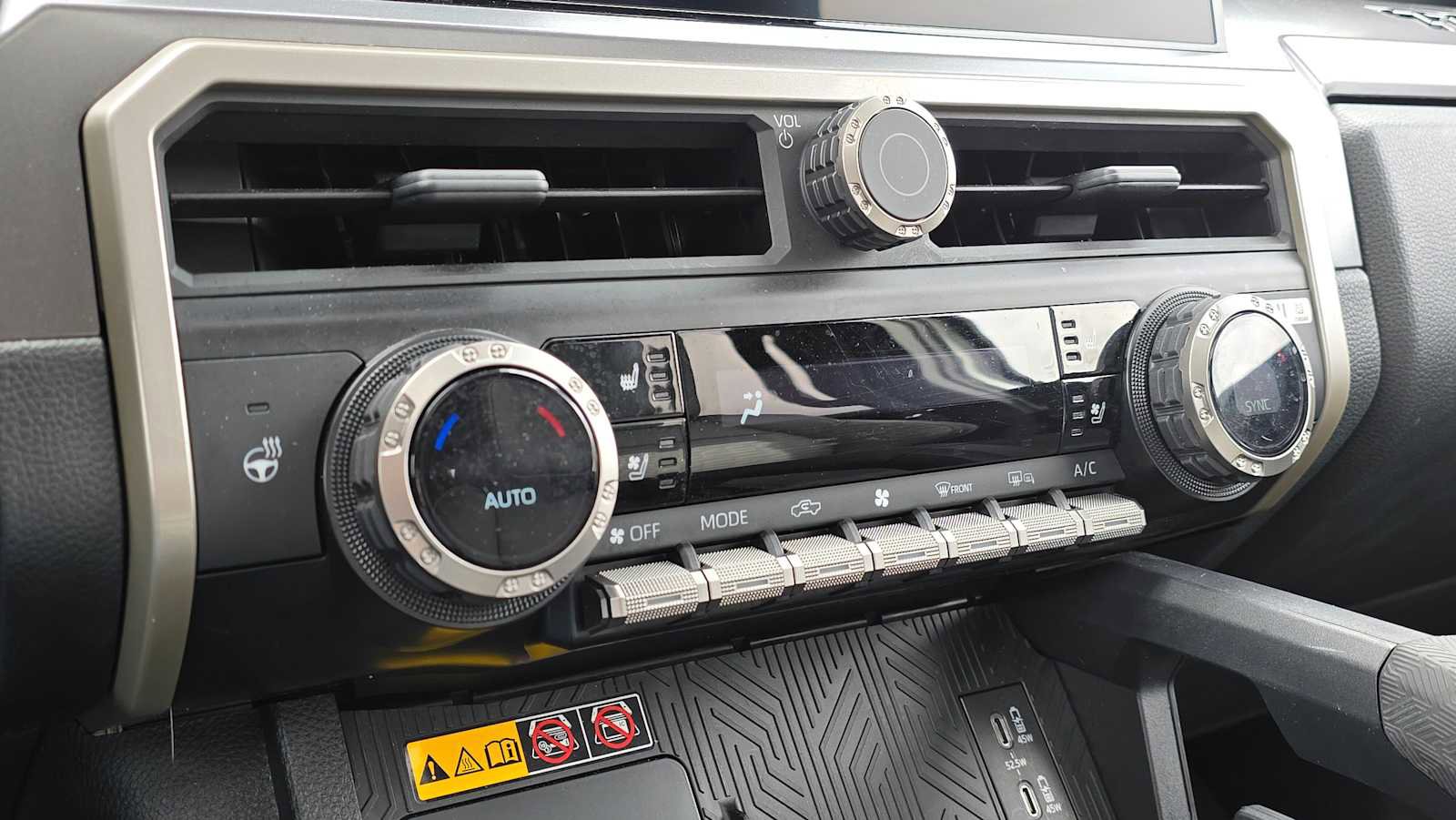 Used 2025 Toyota Tacoma TRD Off-Road w/ TRD Off Road Premium Package AWD/4WD image 33