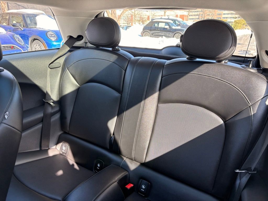 Used 2015 MINI Cooper 2-Door Hardtop image 17