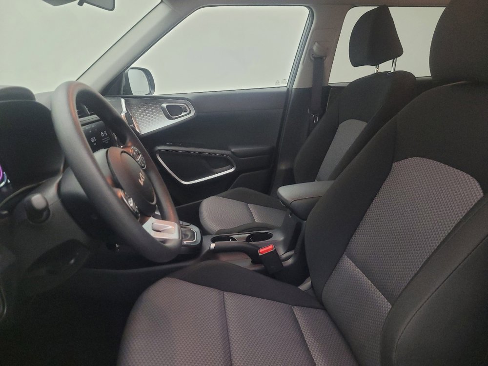 Used 2025 Kia Soul LX w/ LX Technology Package image 17