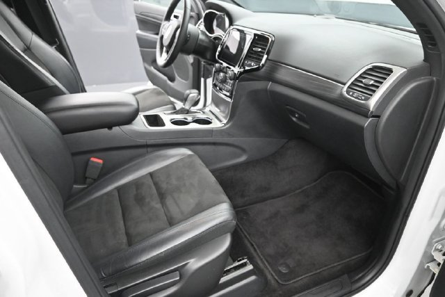 Used 2019 Jeep Grand Cherokee Altitude AWD/4WD image 21