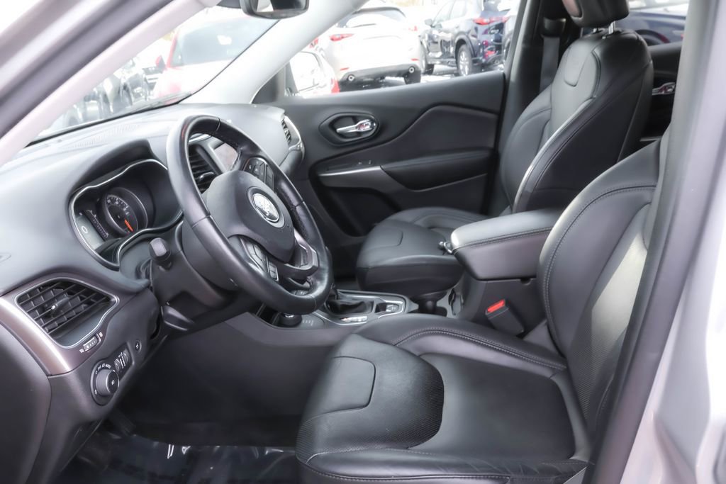 Used 2020 Jeep Cherokee Latitude Lux w/ Comfort/Convenience Group AWD/4WD image 5