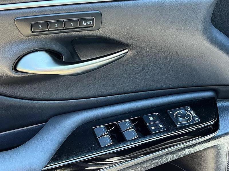 Used 2024 Lexus ES 350 w/ Premium Package FWD image 13