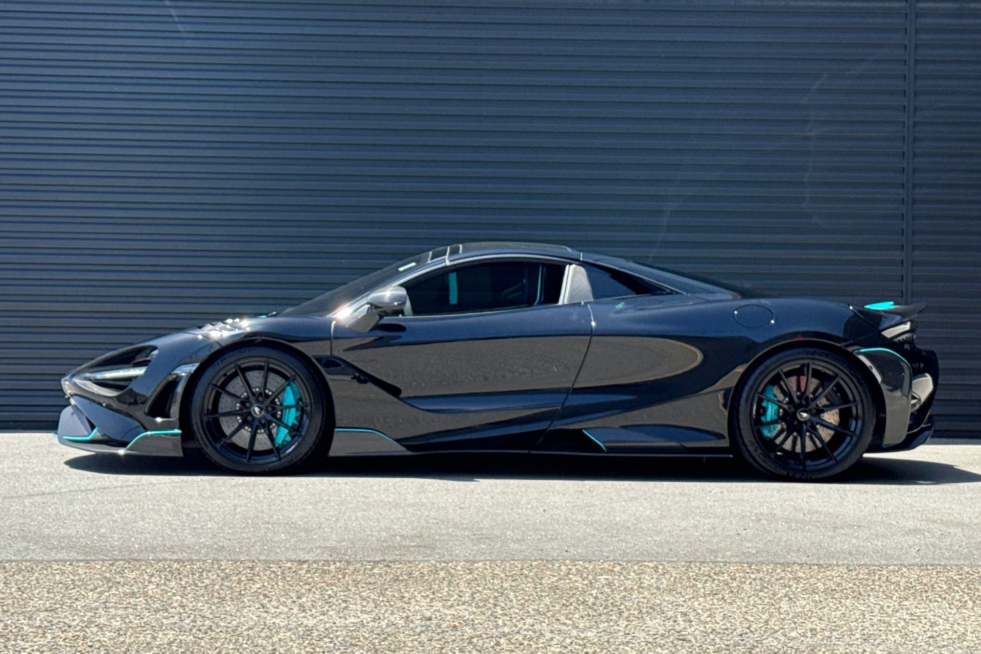 Used 2022 McLaren 765LT RWD image 2