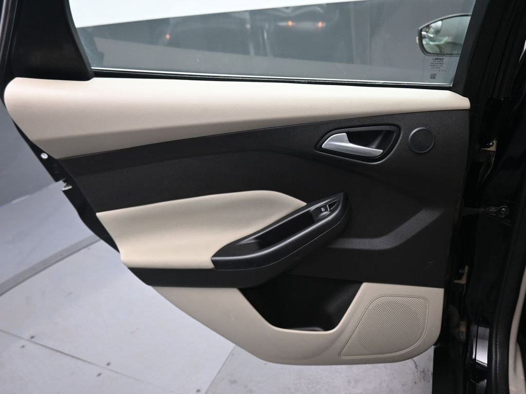 Used 2016 Ford Focus Electric Hatchback image 30