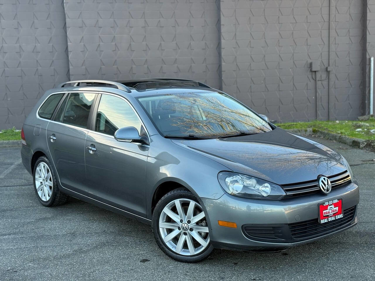 Used 2010 Volkswagen Jetta TDI FWD image 6