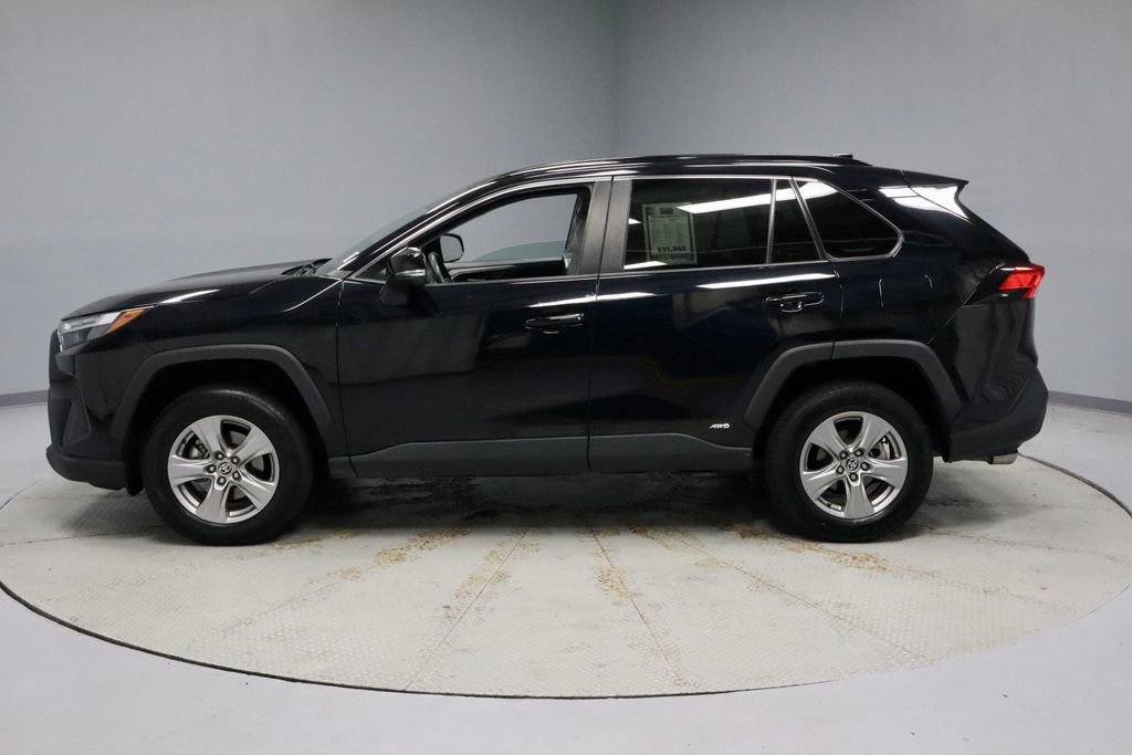 Used 2024 Toyota RAV4 XLE AWD/4WD image 9