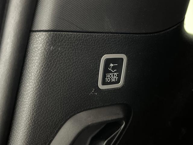 Used 2023 Jeep Wagoneer Series II w/ Premium Group I image 16