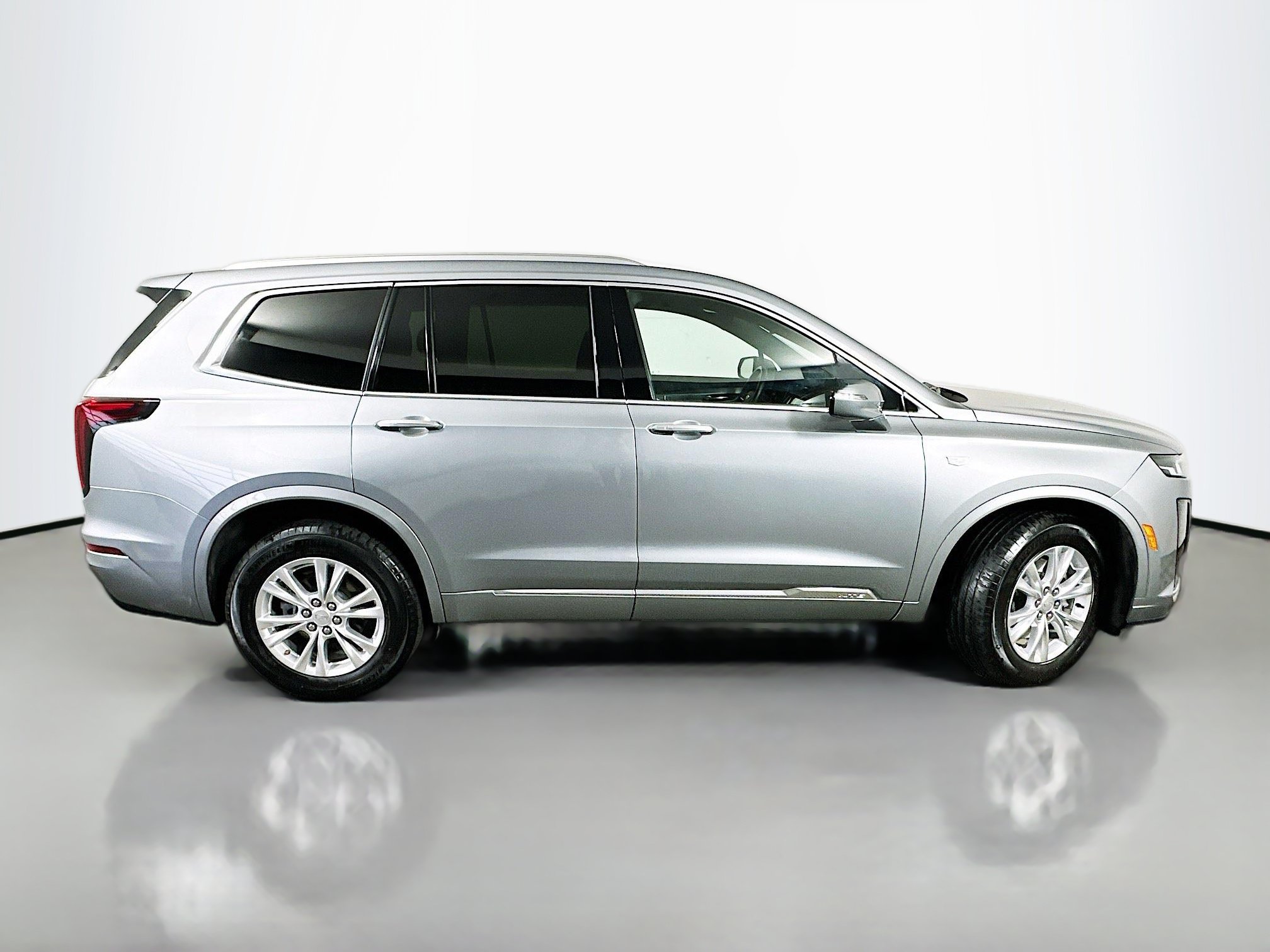 Used 2024 Cadillac XT6 Luxury AWD/4WD image 8