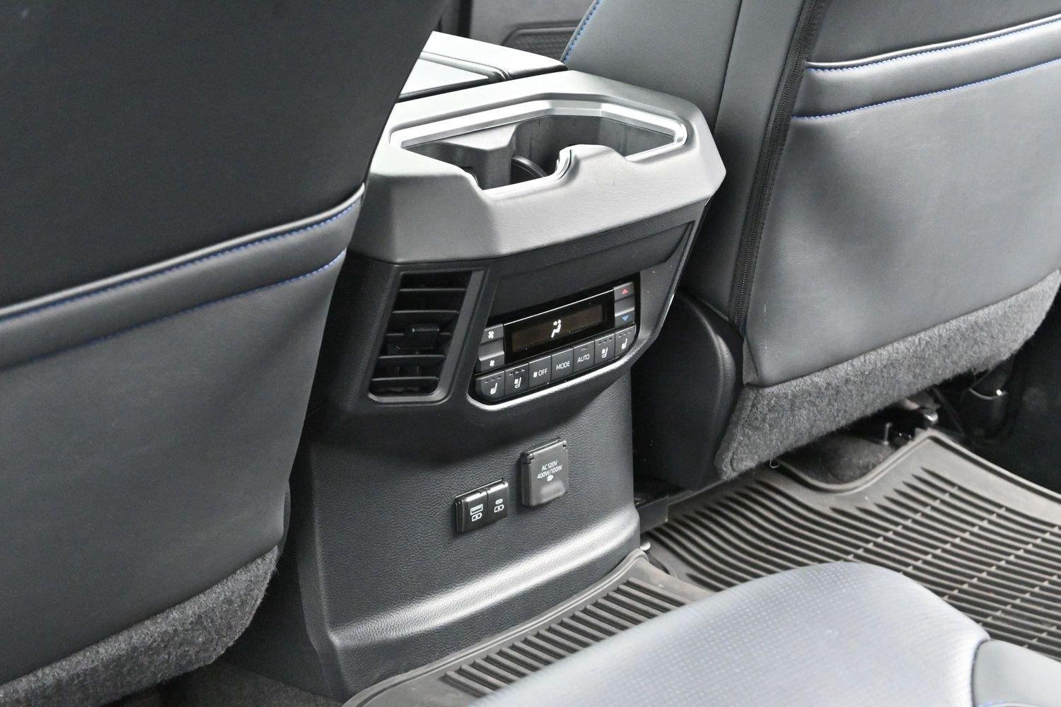 Used 2023 Toyota Sequoia Platinum AWD/4WD image 38