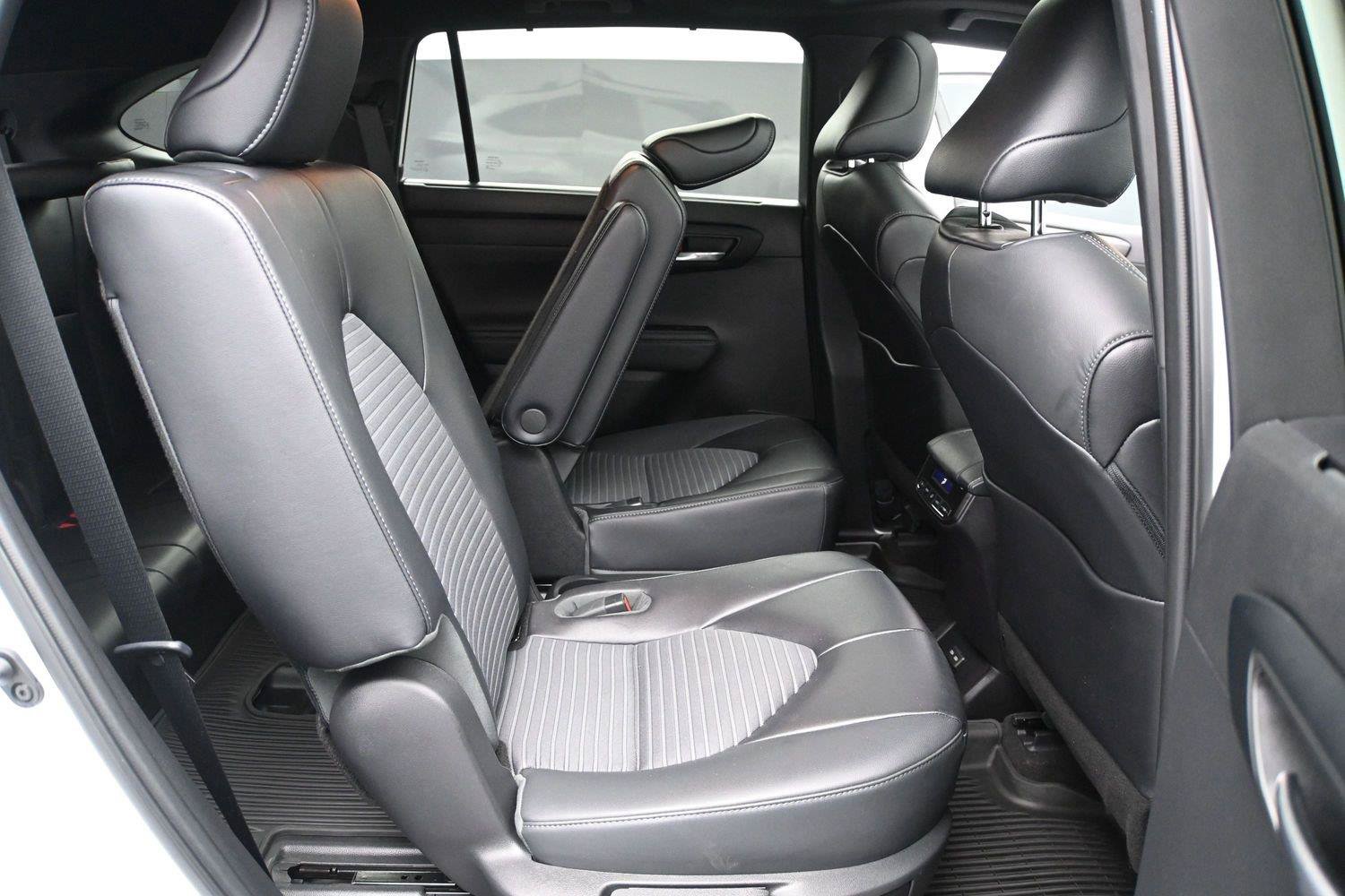 Used 2023 Toyota Highlander XSE AWD/4WD image 21