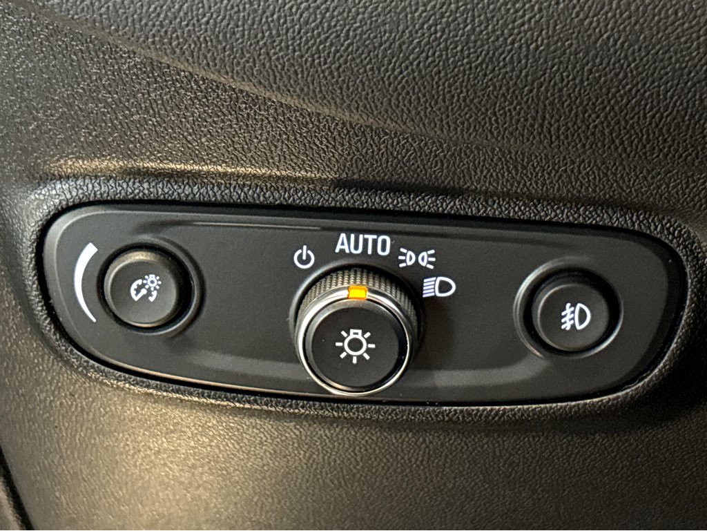 Used 2022 Chevrolet Equinox Premier image 9