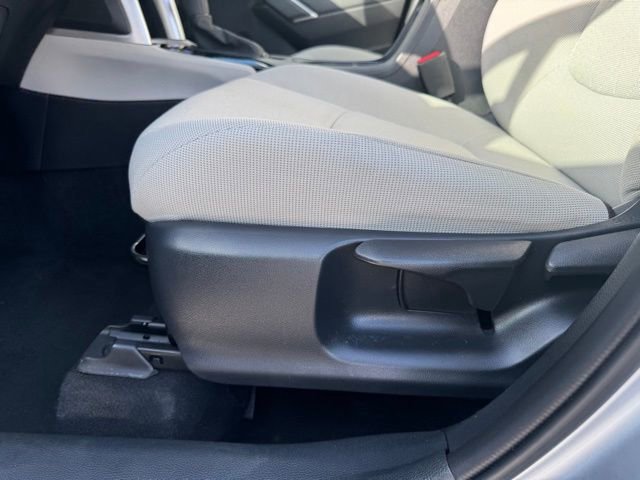 Used 2023 Toyota Corolla Cross L image 18