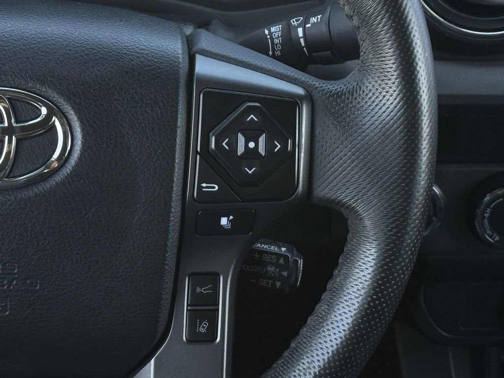 Used 2021 Toyota Tacoma TRD Off-Road image 15