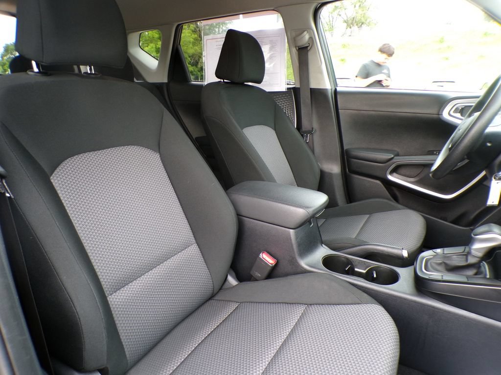 Used 2024 Kia Soul LX w/ Option Group 015 FWD image 12