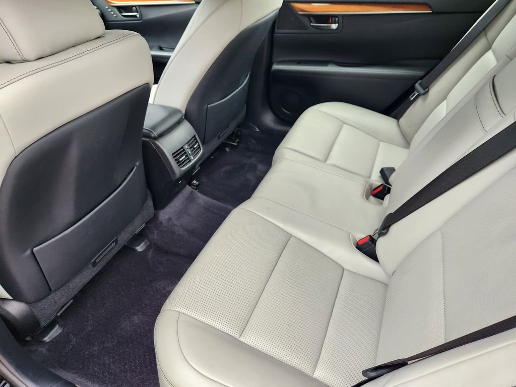Used 2014 Lexus ES 300h image 20