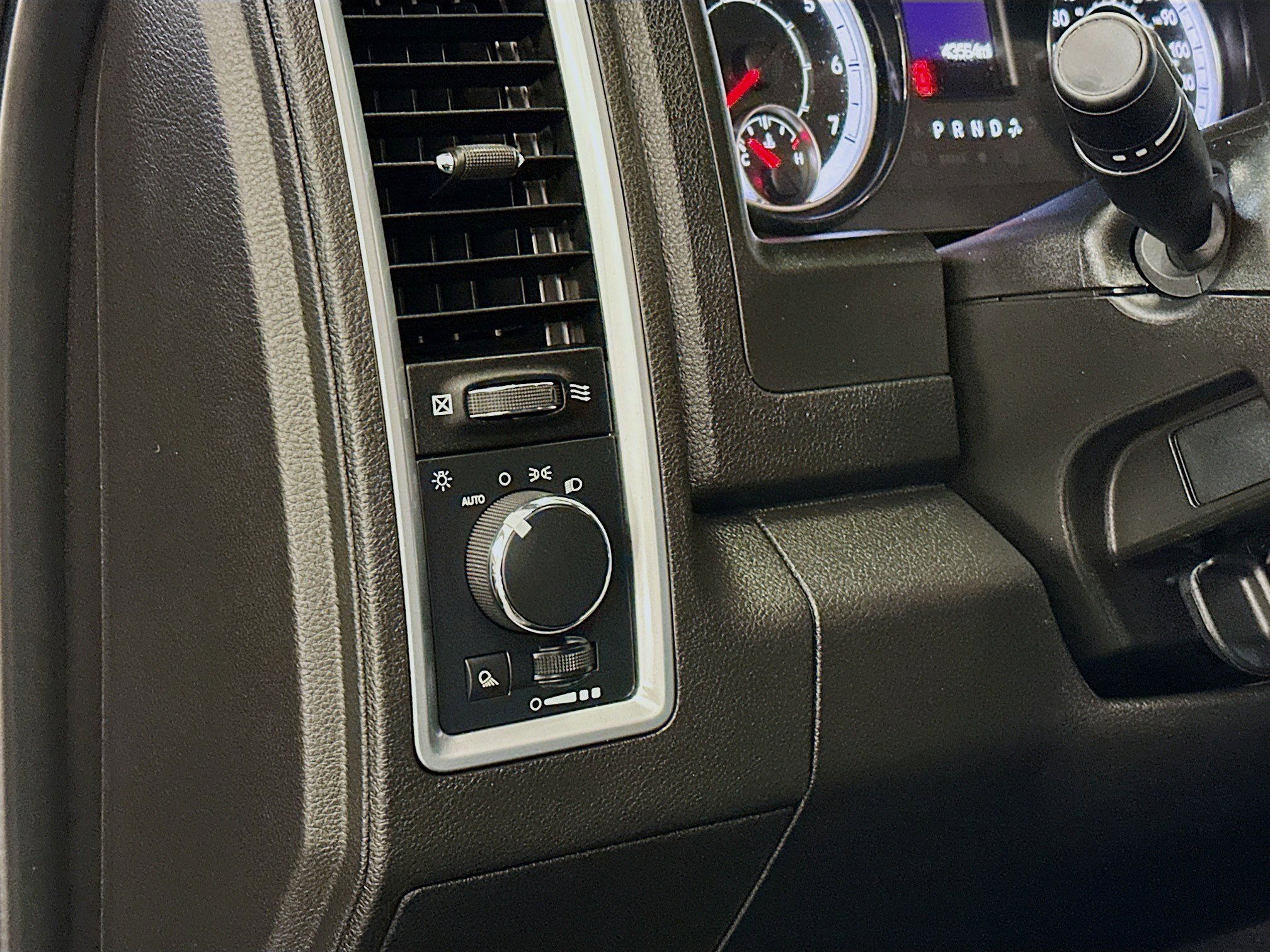 Used 2024 RAM 1500 Classic Warlock image 17