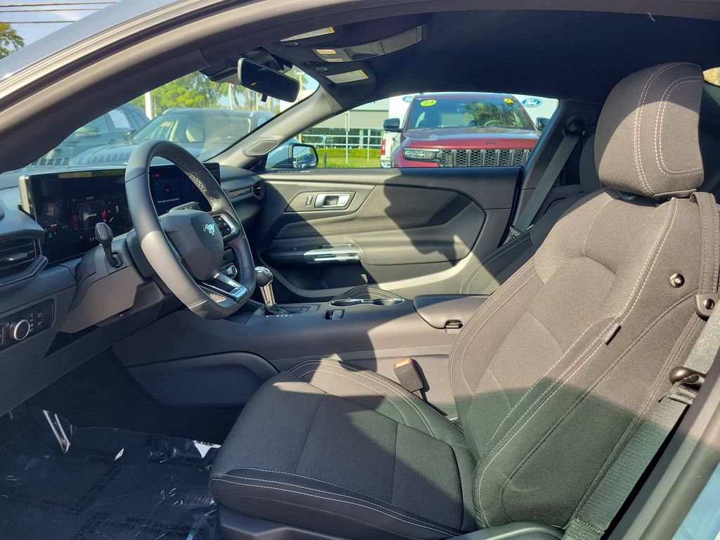 Used 2026 Ford Mustang Coupe RWD image 2