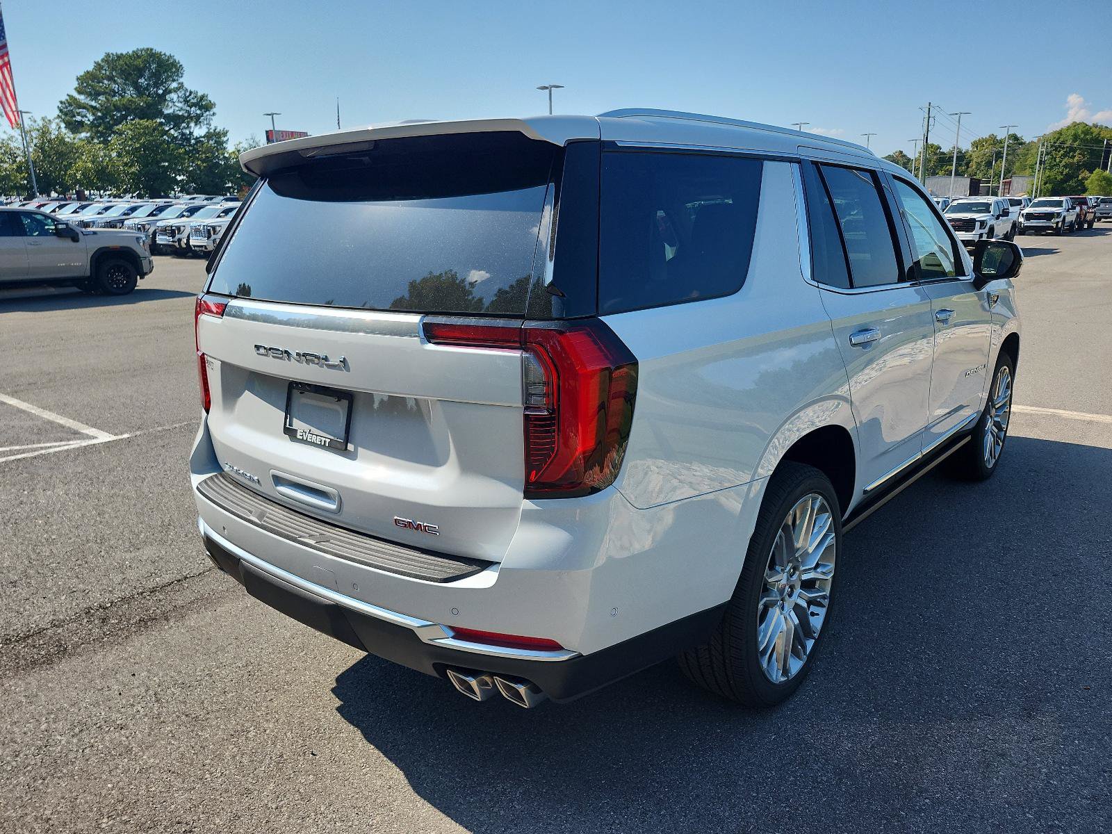 New 2027 GMC Yukon Denali w/ Denali Reserve Package AWD/4WD image 3