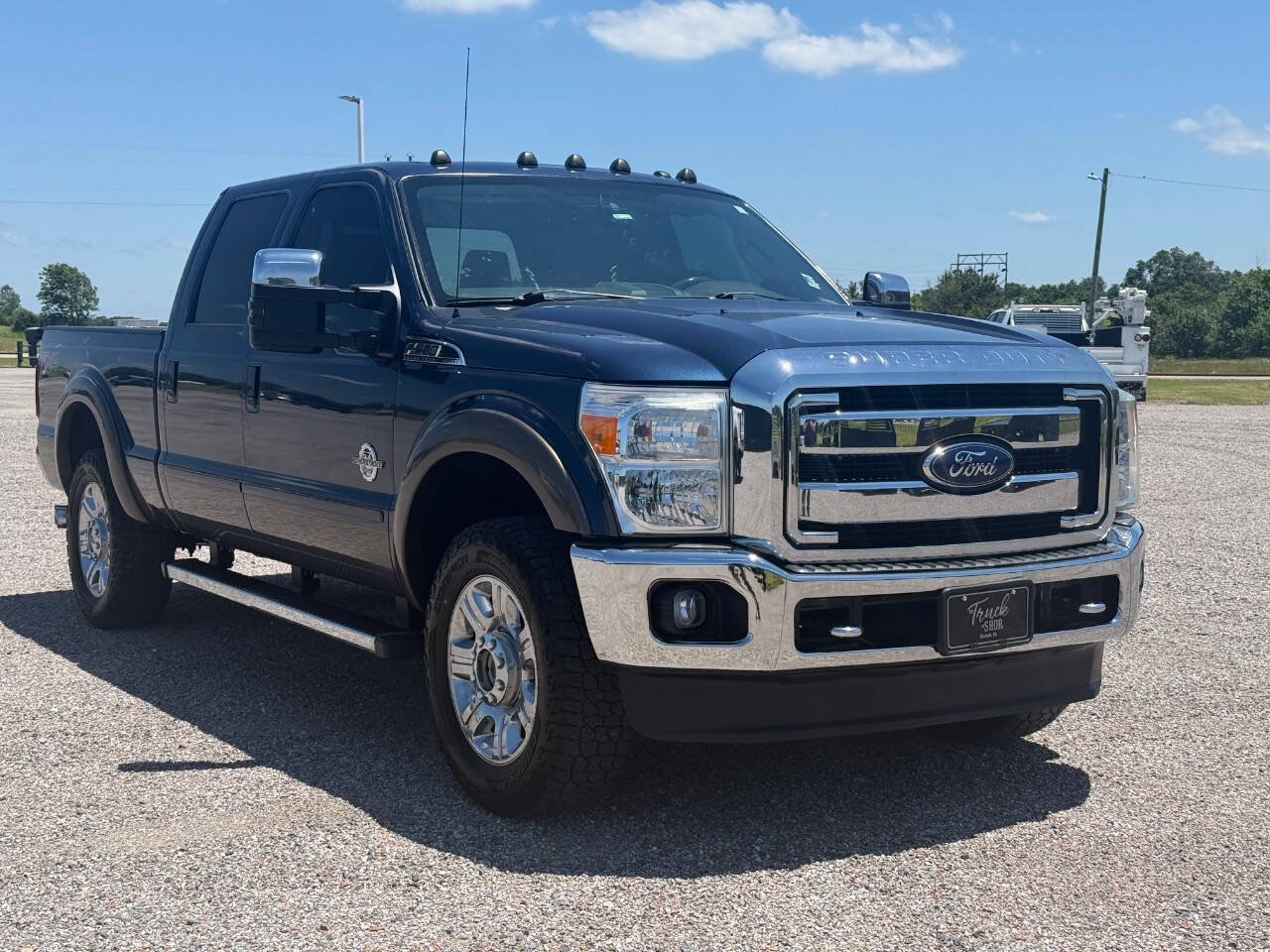 Used 2016 Ford F250 Lariat w/ Lariat Ultimate Package AWD/4WD image 3