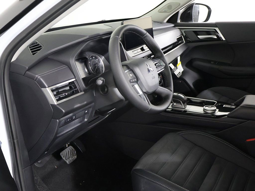 New 2026 Mitsubishi Outlander AWD image 27