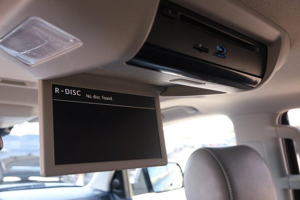 Used 2018 Toyota Sequoia Platinum w/ Carpet Cargo Mat Package AWD/4WD image 31