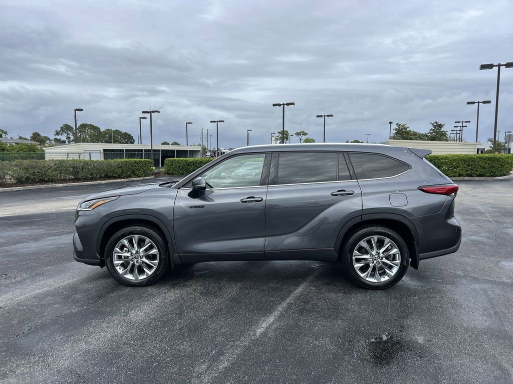Used 2021 Toyota Highlander Limited image 15