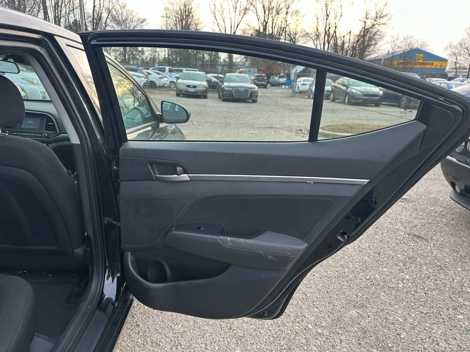 Used 2020 Hyundai Elantra SE w/ Cargo Package (C1) image 18