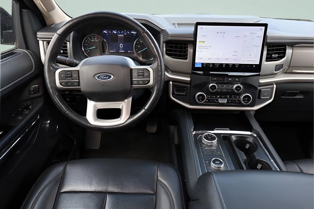 Used 2024 Ford Expedition Max XLT image 23